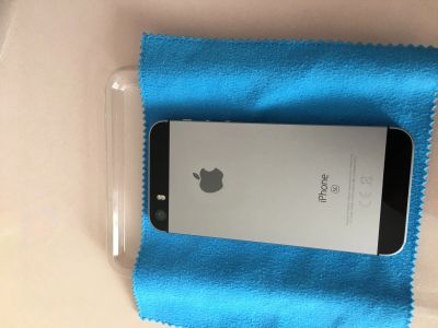 Лот: 16155484. Фото: 1. iPhone SE 32gb. Смартфоны