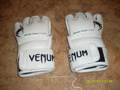 Лот: 4409360. Фото: 1. Перчатки MMA VENUM. Другое (обмундирование и экипировка)