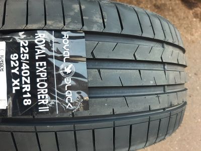 Лот: 25551193. Фото: 1. 225/40 R18 92Y Royal Black Explorer... Шины