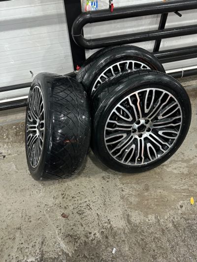 Лот: 20995816. Фото: 1. Комплект колес Reng Rover R22. Шины