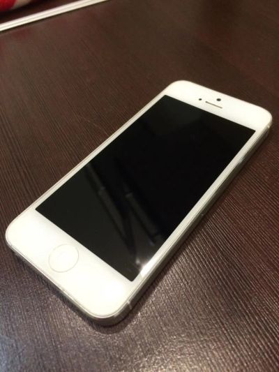Лот: 4939457. Фото: 1. iPhone 5 16 gb white. Смартфоны