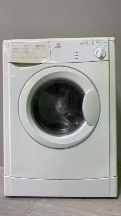 Лот: 21012606. Фото: 1. стиральная машина Indesit бу код... Стиральные машины