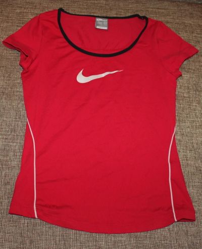 Лот: 5190211. Фото: 1. Футболка Nike р.XS. Футболки, топы и майки