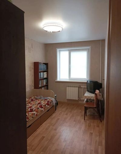 Лот: 984584. Фото: 1. Сдам комнату с мебелью в зеленой... Квартиры, студии