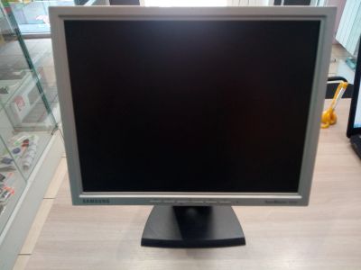 Лот: 13995550. Фото: 1. Монитор Samsung 152N. ЖК-мониторы