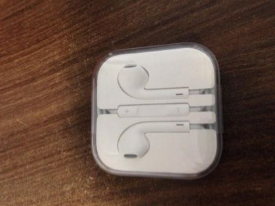 Лот: 4888364. Фото: 1. Гарнитура Наушники Apple earpods... Наушники, гарнитуры
