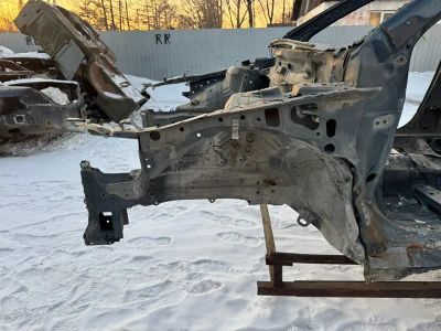 Лот: 25071840. Фото: 1. лонжерон toyota corolla ZRE151L. Двигатель и элементы двигателя