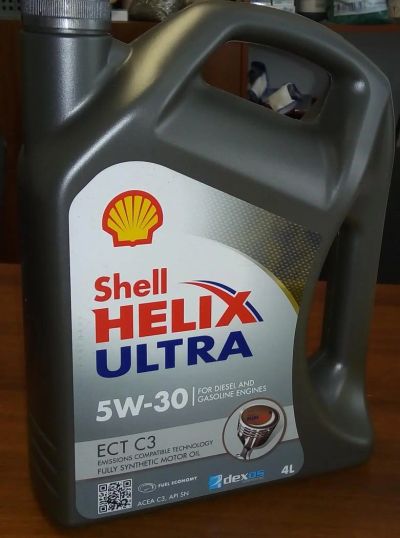 Лот: 10929166. Фото: 1. Моторное масло Shell helix ultra... Масла, жидкости
