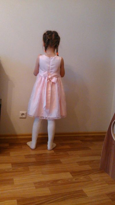 Лот: 7581313. Фото: 1. Нарядное платье. Платья, сарафаны