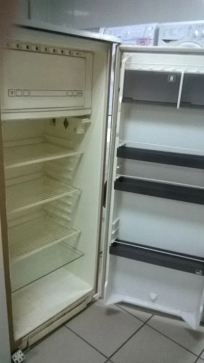 Лот: 7596685. Фото: 1. Холодильник Полюс-10 (магазин... Холодильники, морозильные камеры