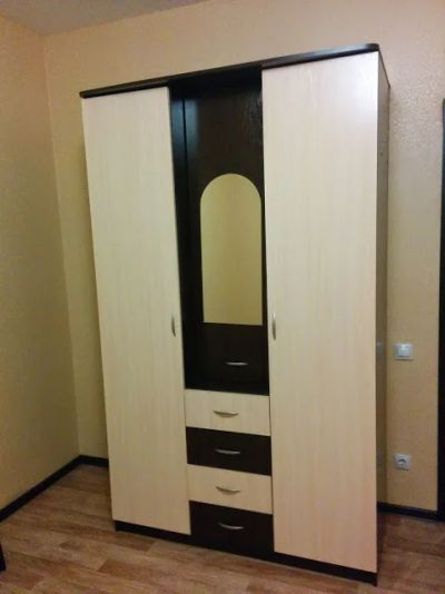 Лот: 5125453. Фото: 1. Большой шкаф в хорошем состоятнии... Шкафы, шкафы-купе