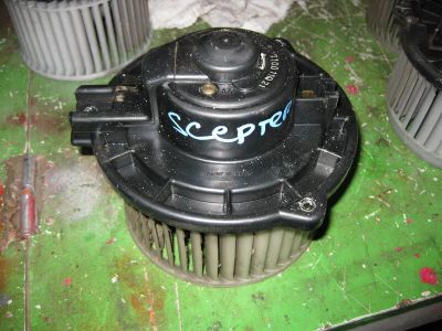 Лот: 20896383. Фото: 1. Моторчик печки Toyota Scepter... Двигатель и элементы двигателя