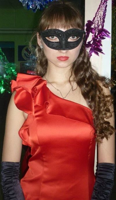 Лот: 10620368. Фото: 1. Платье коктельное 42. Платья