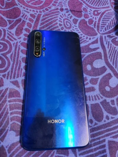 Лот: 23706716. Фото: 1. Honor 20 6/128. Смартфоны