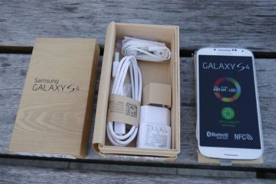 Лот: 3392801. Фото: 1. Samsung Galaxy S 4 white. SIP, Видео-телефоны