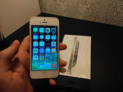 Лот: 6743742. Фото: 1. iphone 5 белый 16 гиг. Смартфоны