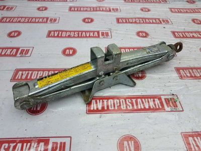 Лот: 20902358. Фото: 1. Домкрат 1000 кг Toyota (б/у). Двигатель и элементы двигателя