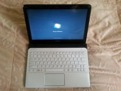 Лот: 3844054. Фото: 1. Sony Vaio 11" SVE1111M1RW. Ноутбуки