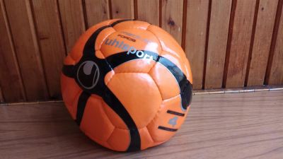 Лот: 9752440. Фото: 1. Мяч футзальный Uhlsport Medusa... Мячи, ракетки, шайбы, клюшки