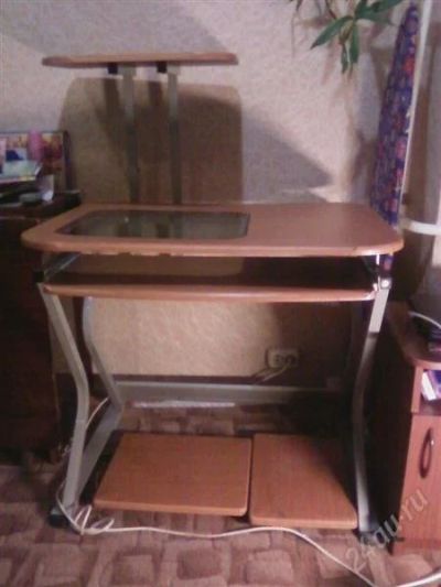 Лот: 1235224. Фото: 1. Компьютерный стол. Стойки и тумбы для аппаратуры