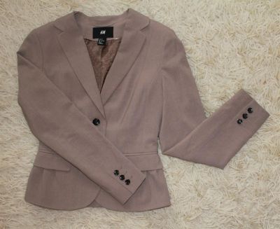 Лот: 3900199. Фото: 1. Пиджак H&M, р 42. Пиджаки, жакеты, жилеты