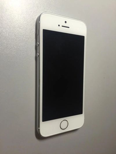 Лот: 6414697. Фото: 1. iPhone 5S 64 Gb. Смартфоны