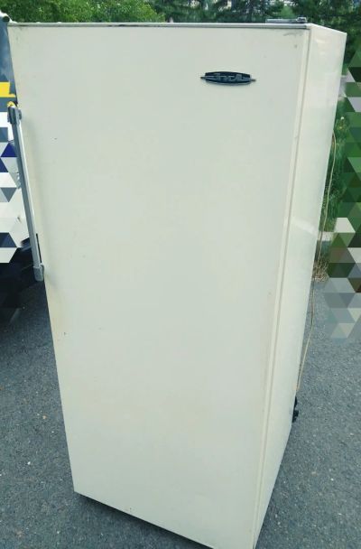 Лот: 13904334. Фото: 1. Холодильник Зил 1989г юбилейный. Холодильники, морозильные камеры