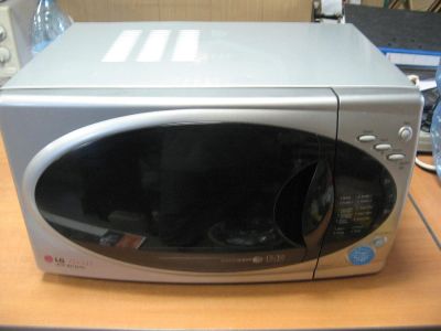 Лот: 9870940. Фото: 1. Микроволновая печь LG MH-595T... Микроволновки, мини-печи