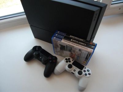 Лот: 7600458. Фото: 1. PlayStation 4 + Uncharted: Collection. Консоли