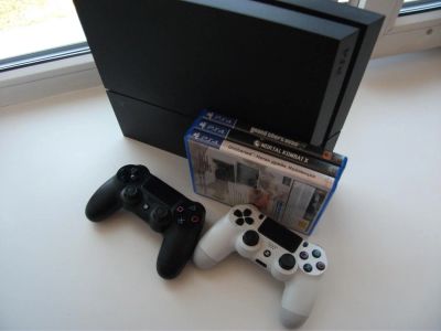 Лот: 7600458. Фото: 1. PlayStation 4 + Uncharted: Collection. Игровые приставки, консоли