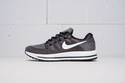 Лот: 11618249. Фото: 1. Кроссовки Nike Air Zoom Vomero... Кеды, кроссовки, слипоны