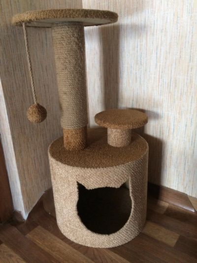 Лот: 12204708. Фото: 1. Кошачий домик с когтеточкой. Домики, переноски, клетки, когтеточки