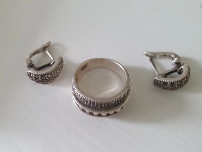 Лот: 17249303. Фото: 1. Комплект серьги и кольцо из серебра. Серьги, каффы