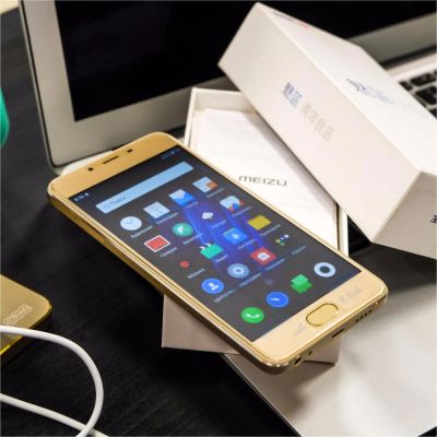Лот: 10180643. Фото: 1. Смартфон Meizu U10 16GB Gold... Смартфоны