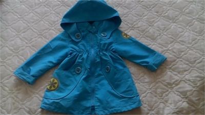 Лот: 7065069. Фото: 1. Плащ для девочки 1.5-3 года. Верхняя одежда