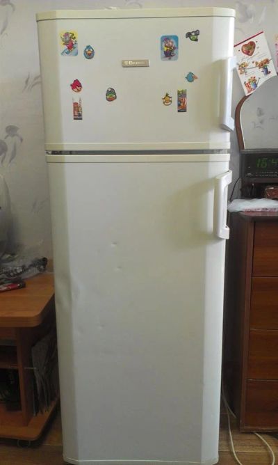 Лот: 3905196. Фото: 1. Холодильник Electrolux. Холодильники, морозильные камеры