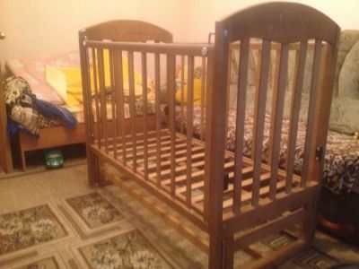 Лот: 9456024. Фото: 1. Кроватка-маятник с матрасом. Детские кровати и кроватки