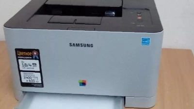 Лот: 11083830. Фото: 1. Цветной лазерный принтер Samsung... Лазерные принтеры
