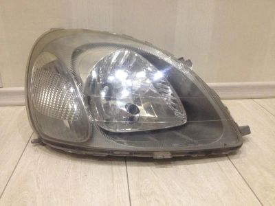 Лот: 6746313. Фото: 1. Фара правая Toyota Vitz (Витц... Оптика и освещение
