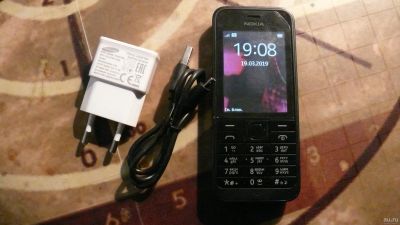 Лот: 13403968. Фото: 1. Nokia 220. Кнопочные мобильные телефоны