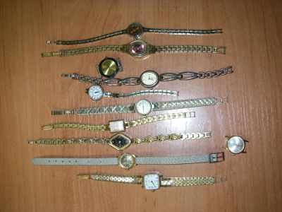 Лот: 14976406. Фото: 1. Часы женские наручные 11шт.из... Оригинальные наручные часы