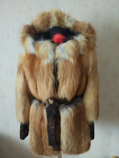 Лот: 10591512. Фото: 1. Шуба из лисы женская НОВАЯ. Верхняя одежда