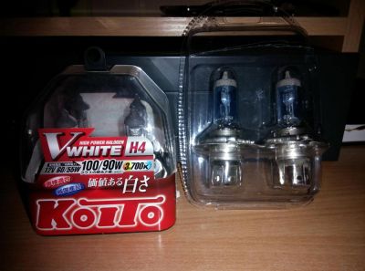 Лот: 4865192. Фото: 1. Лампочки Koito White H4 + Philips... Оптика и освещение