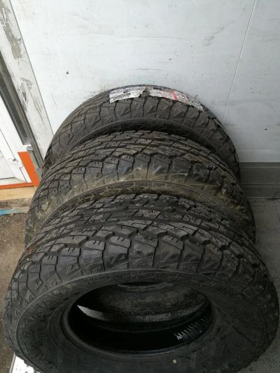 Лот: 11395073. Фото: 1. Автошины R 17 265/70 113S Falken... Шины