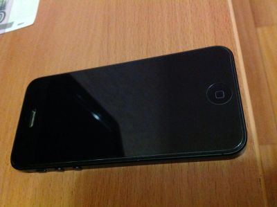 Лот: 5155550. Фото: 1. iPhone 5 black 16 gb Отличное... Смартфоны