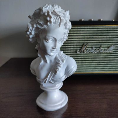 Лот: 20771580. Фото: 1. Статуэтка девушки. Фигурки, статуэтки