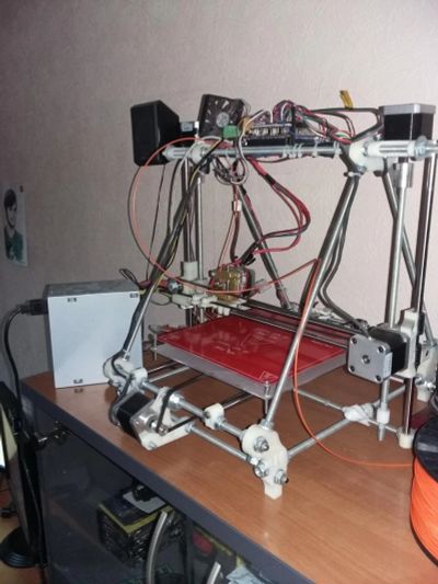 Лот: 10209730. Фото: 1. 3D принтер Reprap Prusa Mendel. Прочие принтеры