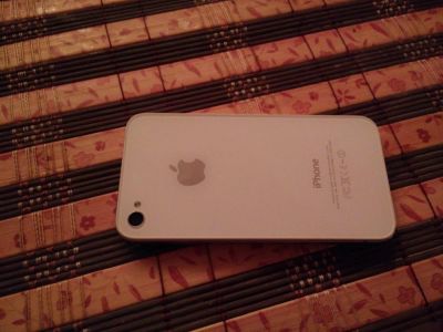 Лот: 7545302. Фото: 1. Iphone 4 на 8 GB. Смартфоны