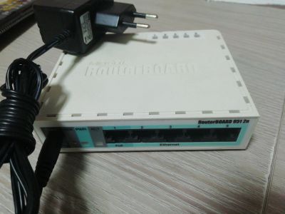Лот: 18612320. Фото: 1. Mikrotik RB951-2n. Маршрутизаторы (роутеры)