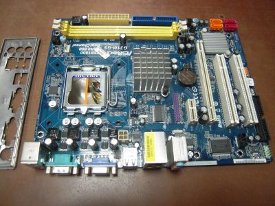 Лот: 12683257. Фото: 1. AsRock G31M-GS материнская плата... Материнские платы